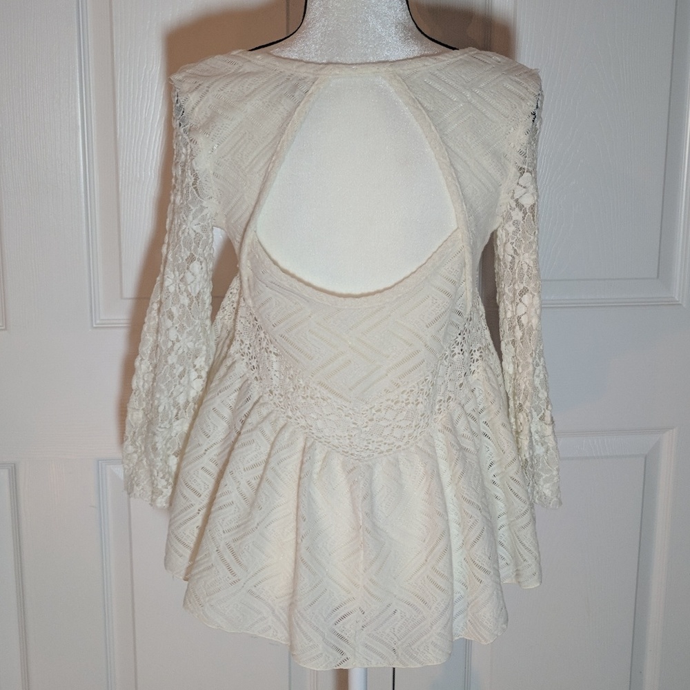 Free People open back top with lace sleeves Small - Picture 4 of 6
